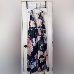 2X Fashion to Figure flowy floral sleeveless maxi gown with center slit